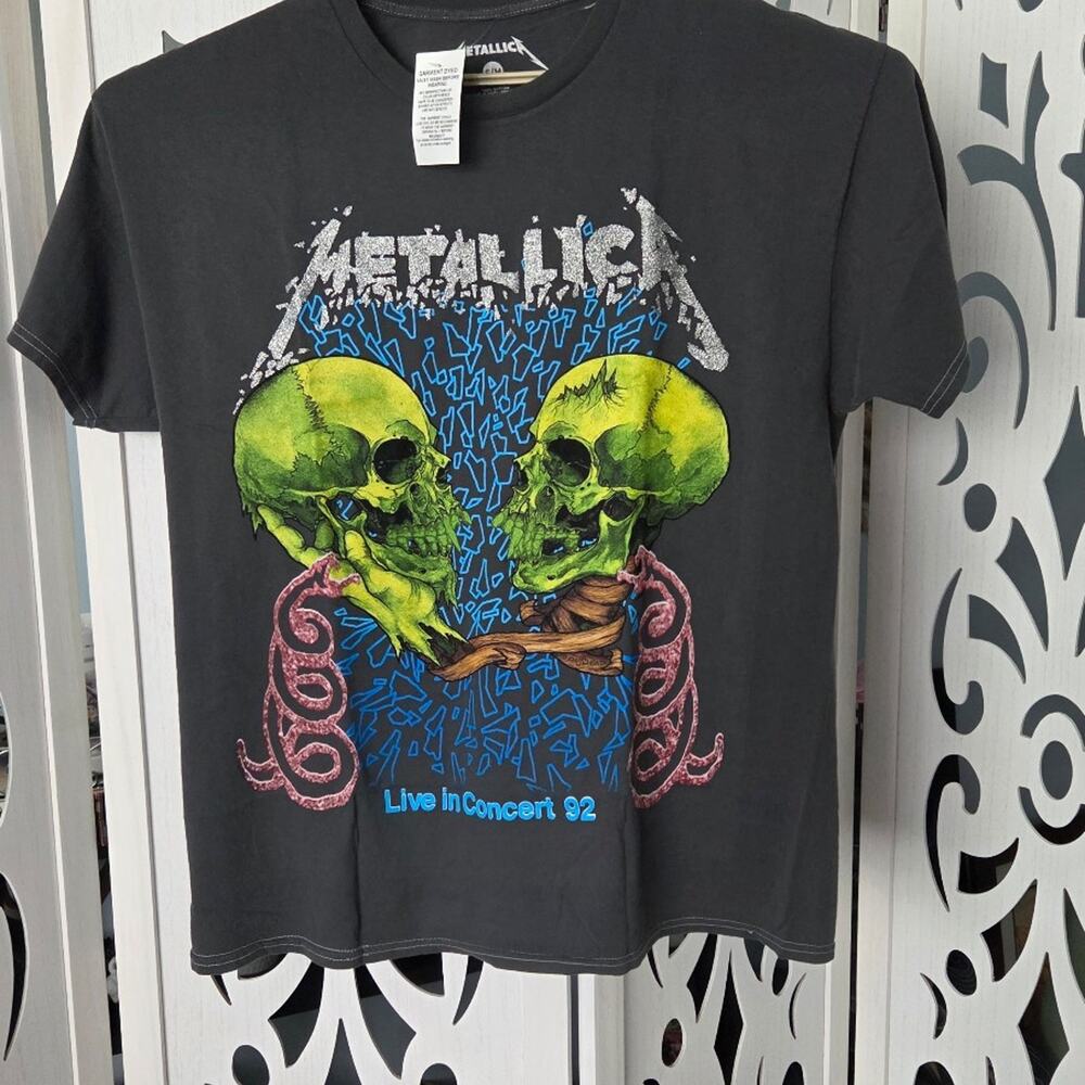 Metallica Live in Concert 92 Skull Graphic T Shirt S M NWT Official Band Tee